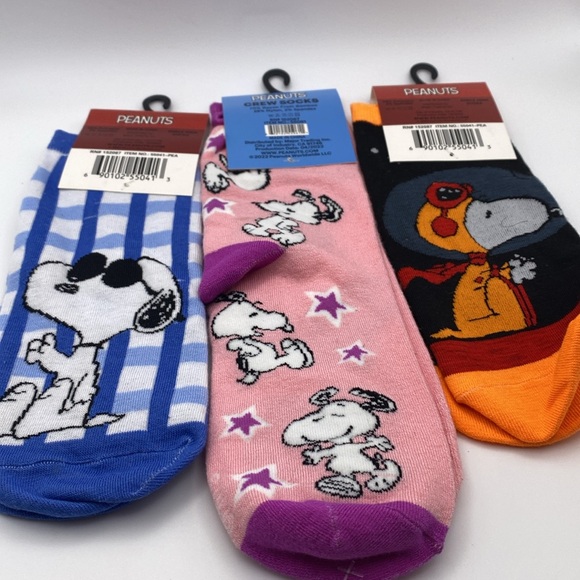 Peanuts Snoopy Colorful Two Pairs Of Anke Socks And One Pair Crew Sock W 8-11 - Picture 2 of 4